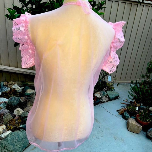 Sheer pink vest - Picture 4 of 5